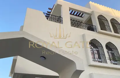 Villa - 4 Bedrooms - 6 Bathrooms for rent in Al Musalla Area - Al Karamah - Abu Dhabi