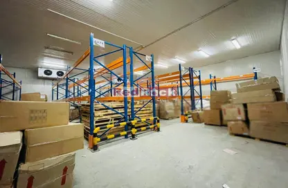 Warehouse - Studio - 4 Bathrooms for rent in Al Quoz Industrial Area 3 - Al Quoz Industrial Area - Al Quoz - Dubai