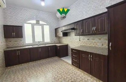 Apartment - 3 Bedrooms - 4 Bathrooms for rent in Baniyas East - Baniyas - Abu Dhabi