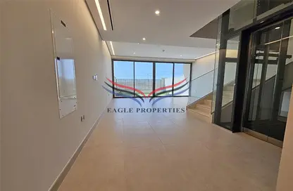 Villa - 4 Bedrooms - 6 Bathrooms for rent in Jumeirah Village Triangle - Dubai