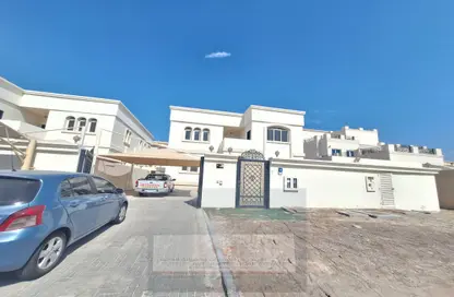 Villa - 4 Bedrooms - 6 Bathrooms for rent in Khalifa City - Abu Dhabi