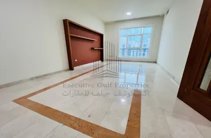 Apartment - 2 Bedrooms - 2 Bathrooms for rent in Vision Twin Towers - Al Najda Street - Abu Dhabi