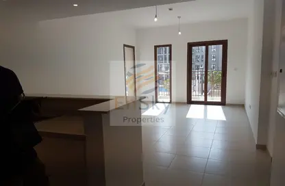 Apartment - 3 Bedrooms - 3 Bathrooms for sale in Zahra Breeze Apartments 3A - Zahra Breeze Apartments - Town Square - Dubai