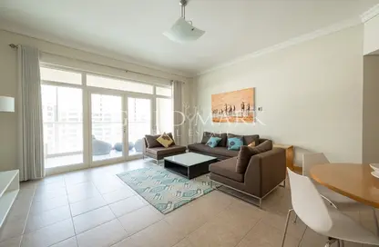 Apartment - 2 Bedrooms - 3 Bathrooms for rent in Al Das - Shoreline Apartments - Palm Jumeirah - Dubai