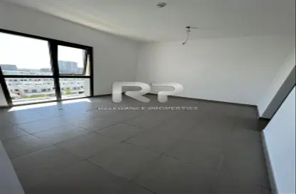 Apartment - 3 Bedrooms - 4 Bathrooms for sale in Zahra Apartments 1A - Zahra Apartments - Town Square - Dubai