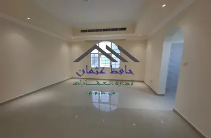 Villa - 1 Bathroom for rent in Al Mushrif - Abu Dhabi