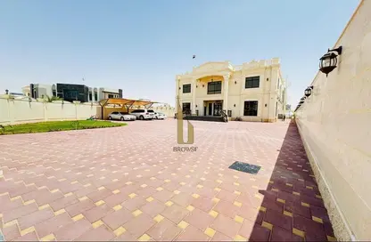 Villa - 5 Bedrooms - 5 Bathrooms for rent in Al Aweer 1 - Al Aweer - Dubai