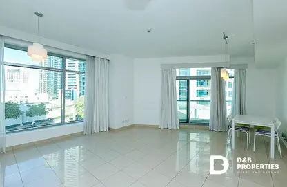 Apartment - 1 Bedroom - 2 Bathrooms for rent in Fairfield Tower - Park Island - Dubai Marina - Dubai