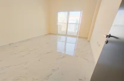 Apartment - 1 Bedroom - 4 Bathrooms for rent in AlFalah - Muwaileh Commercial - Sharjah