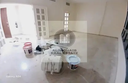 Apartment - 3 Bedrooms - 4 Bathrooms for rent in Al Najda Street - Abu Dhabi