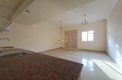 Apartment - 1 Bathroom for rent in Al Hafeet Tower 8 - Al Nahda - Sharjah