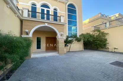 Villa - 4 Bedrooms - 4 Bathrooms for sale in Jumeirah Park - Dubai