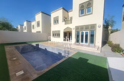 Villa - 3 Bedrooms - 4 Bathrooms for rent in Regional - Jumeirah Park - Dubai