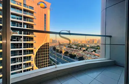 Apartment - 1 Bathroom for rent in Cricket Tower - Dubai Sports City - Dubai