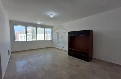 Apartment - 3 Bedrooms - 3 Bathrooms for rent in Al Ghaith Tower - Hamdan Street - Abu Dhabi