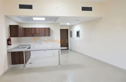 Apartment - 1 Bathroom for rent in Lynx Residence - Dubai Silicon Oasis - Dubai