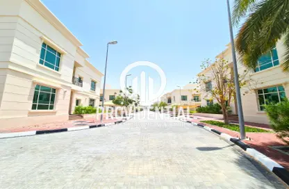 Villa - 6 Bedrooms for rent in Complex 14 - Khalifa City - Abu Dhabi