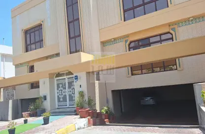 Apartment - 4 Bedrooms - 5 Bathrooms for rent in Al Nahyan - Abu Dhabi