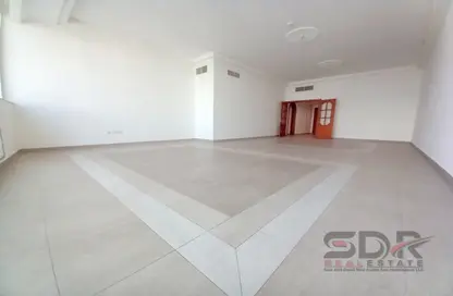 Apartment - 3 Bedrooms - 4 Bathrooms for rent in Tessco Building - Electra Street - Abu Dhabi