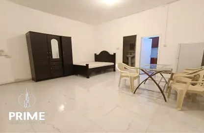 Apartment - 1 Bathroom for rent in Al Muroor Building - Sultan Bin Zayed the First Street - Muroor Area - Abu Dhabi