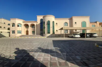 Apartment - 4 Bedrooms - 3 Bathrooms for rent in Mohamed Bin Zayed Centre - Mohamed Bin Zayed City - Abu Dhabi