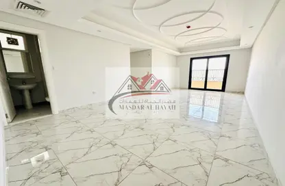 Apartment - 3 Bedrooms - 3 Bathrooms for rent in Muwaileh 29 Building - Muwaileh - Sharjah