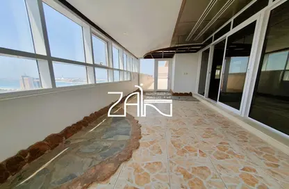 Penthouse - 3 Bedrooms - 4 Bathrooms for rent in Al Nakheel Tower - Al Khalidiya - Abu Dhabi