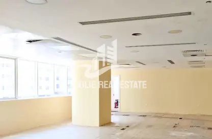 Office Space - Studio - 1 Bathroom for rent in Tourist Club Area - Abu Dhabi