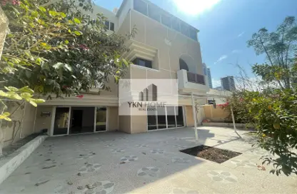 Villa - 4 Bedrooms - 6 Bathrooms for rent in Mina Road - Tourist Club Area - Abu Dhabi