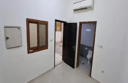 Apartment - 1 Bathroom for rent in Abu Dhabi Gate City - Abu Dhabi