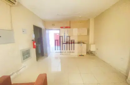 Apartment - 1 Bathroom for rent in Fire Station Road - Muwaileh - Sharjah