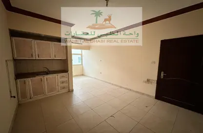 Apartment - 1 Bathroom for rent in Al Zuaina Building - Al Musalla - Al Gharb - Sharjah