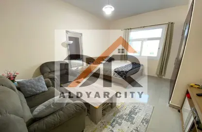 Apartment - 1 Bathroom for rent in Corniche Tower - Ajman Corniche Road - Ajman