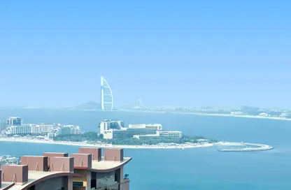 Apartment - 1 Bathroom for rent in The Palm Tower - Palm Jumeirah - Dubai