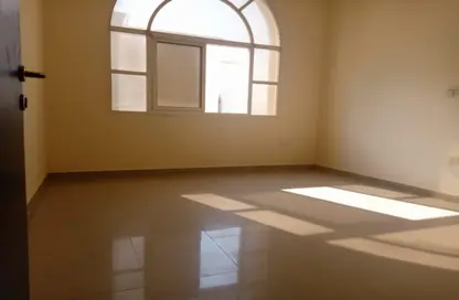 Empty Room image for: Apartment - 1 Bathroom for rent in Mohamed Bin Zayed City - Abu Dhabi, Image 1