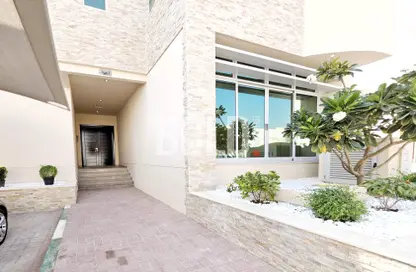 Villa - 5 Bedrooms - 6 Bathrooms for rent in Khalifa Park - Eastern Road - Abu Dhabi