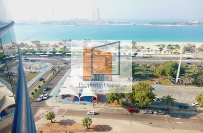 Apartment - 3 Bedrooms - 4 Bathrooms for rent in Al Sahel Towers - Corniche Road - Abu Dhabi