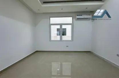 Apartment - 1 Bathroom for rent in Al Nahyan Villa Compound - Al Nahyan Camp - Abu Dhabi