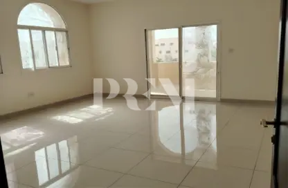 Villa - 3 Bedrooms - 5 Bathrooms for rent in Rabdan - Abu Dhabi