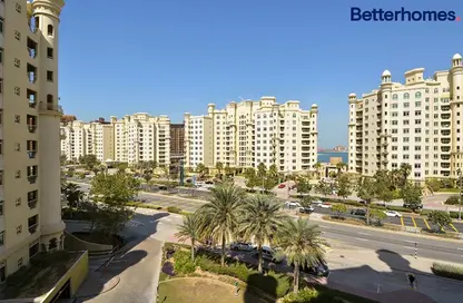 Apartment - 3 Bedrooms - 2 Bathrooms for sale in Al Tamr - Shoreline Apartments - Palm Jumeirah - Dubai