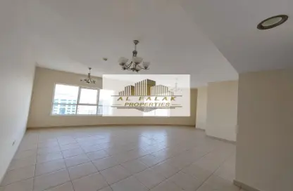 Apartment - 3 Bedrooms - 5 Bathrooms for rent in Al Mamzar - Al Mamzar - Sharjah - Sharjah