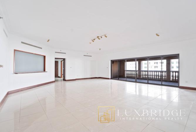 Apartment - 3 Bedrooms - 4 Bathrooms for sale in Golden Mile 4 - Golden Mile - Palm Jumeirah - Dubai