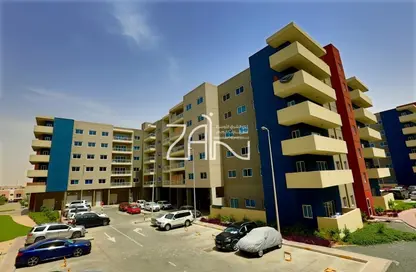 Apartment - 1 Bedroom - 2 Bathrooms for sale in Tower 34 - Al Reef Downtown - Al Reef - Abu Dhabi