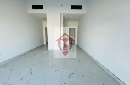 Apartment - 1 Bathroom for rent in Al Warsan 4 - Al Warsan - Dubai