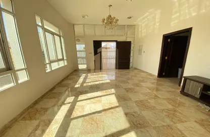 Villa - 3 Bedrooms - 5 Bathrooms for rent in Al Masoodi - Al Ain