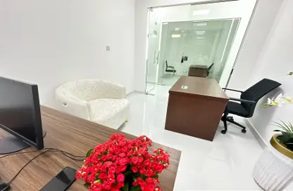 Office Space - Studio - 1 Bathroom for rent in Red Avenue - Al Garhoud - Dubai