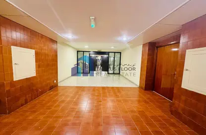 Apartment - 3 Bedrooms - 3 Bathrooms for rent in B62 Building - Deira - Dubai