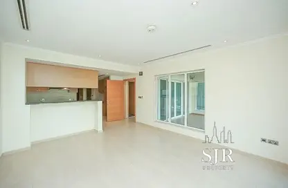 Villa - 3 Bedrooms - 3 Bathrooms for rent in Regional - Jumeirah Park - Dubai