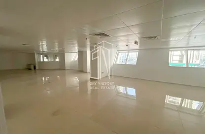 Half Floor - Studio - 1 Bathroom for rent in Khalidiya Street - Al Khalidiya - Abu Dhabi