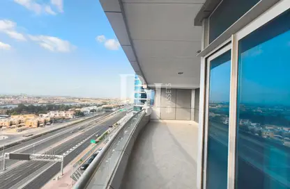 Apartment - 4 Bedrooms - 4 Bathrooms for rent in Al Mina Tower - Al Mina - Abu Dhabi